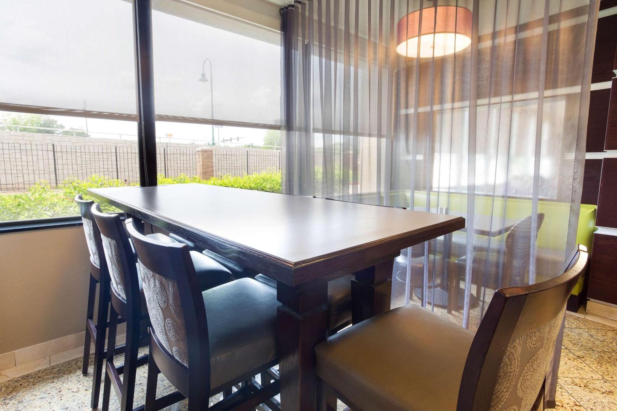 Drury Inn & Suites Atlanta Morrow Bagian luar foto