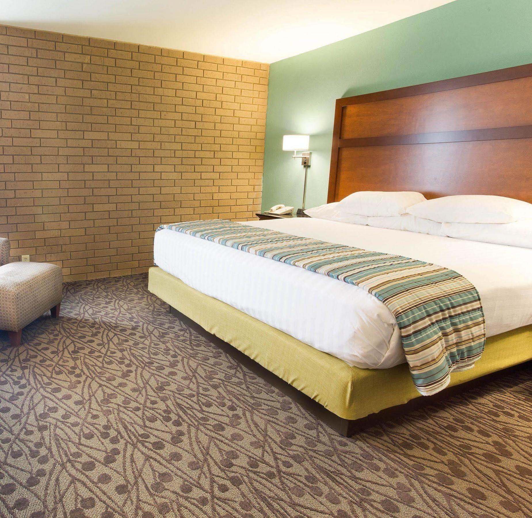 Drury Inn & Suites Atlanta Morrow Bagian luar foto